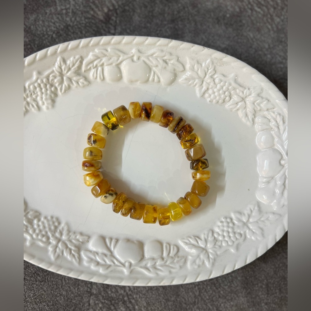 100% national amber bracelet. 18.1 g